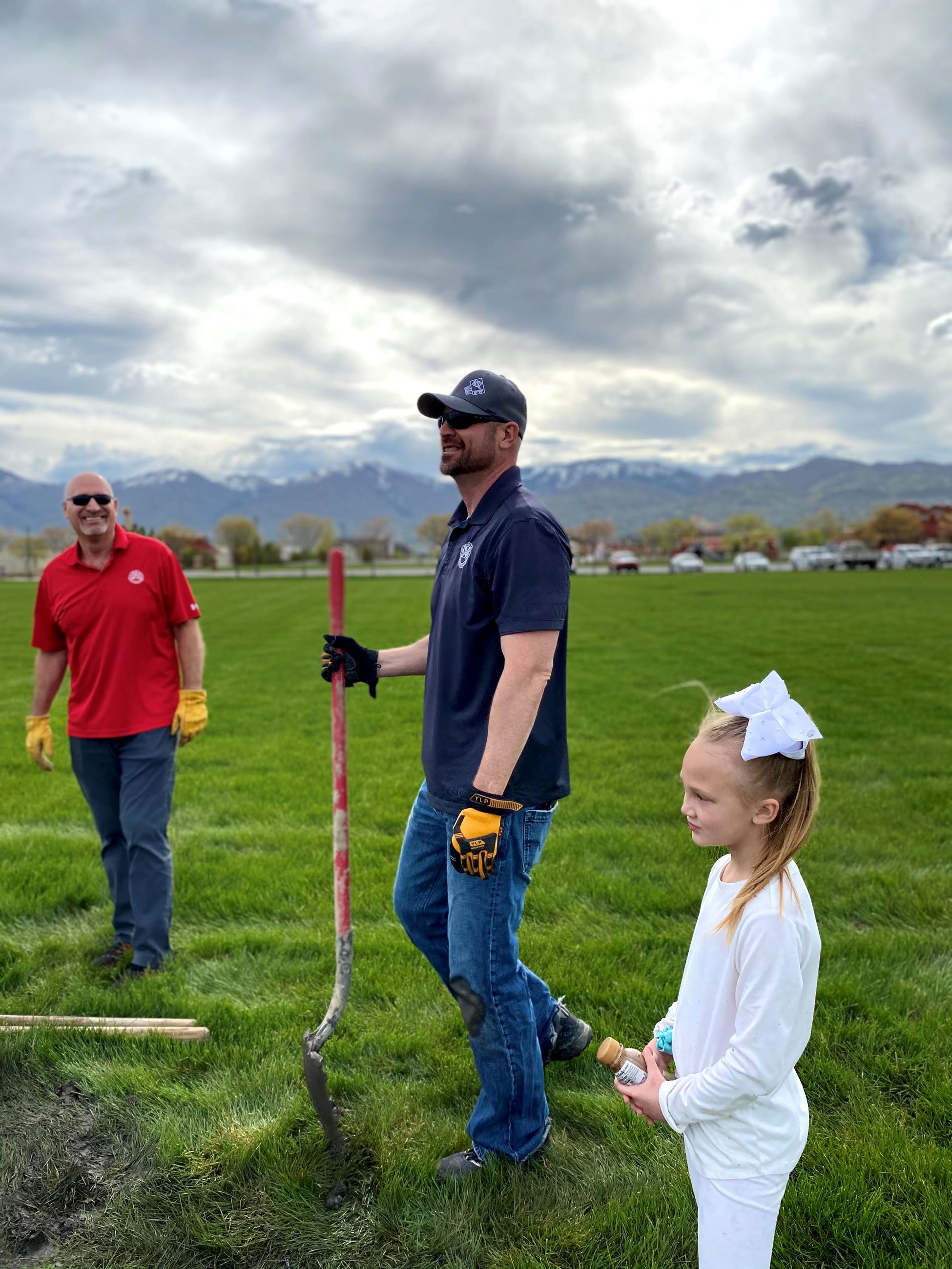 IMG_6944 David shovel daughter and Brian